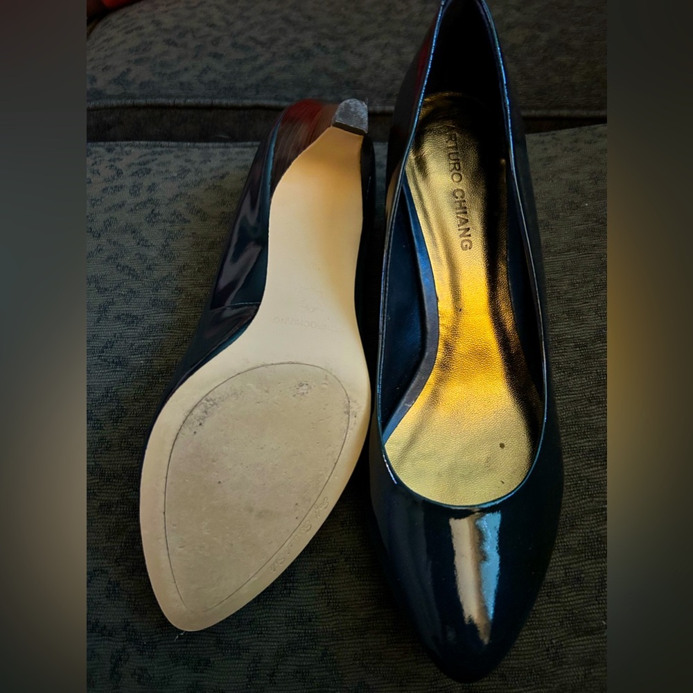 Gorgeous new navy patent leather two inch heels